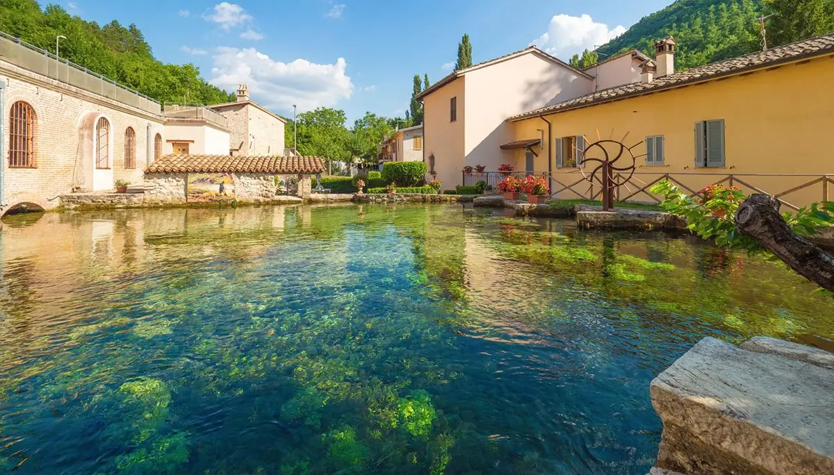 I corsi d’acqua che attraversano il borgo di Rasiglia